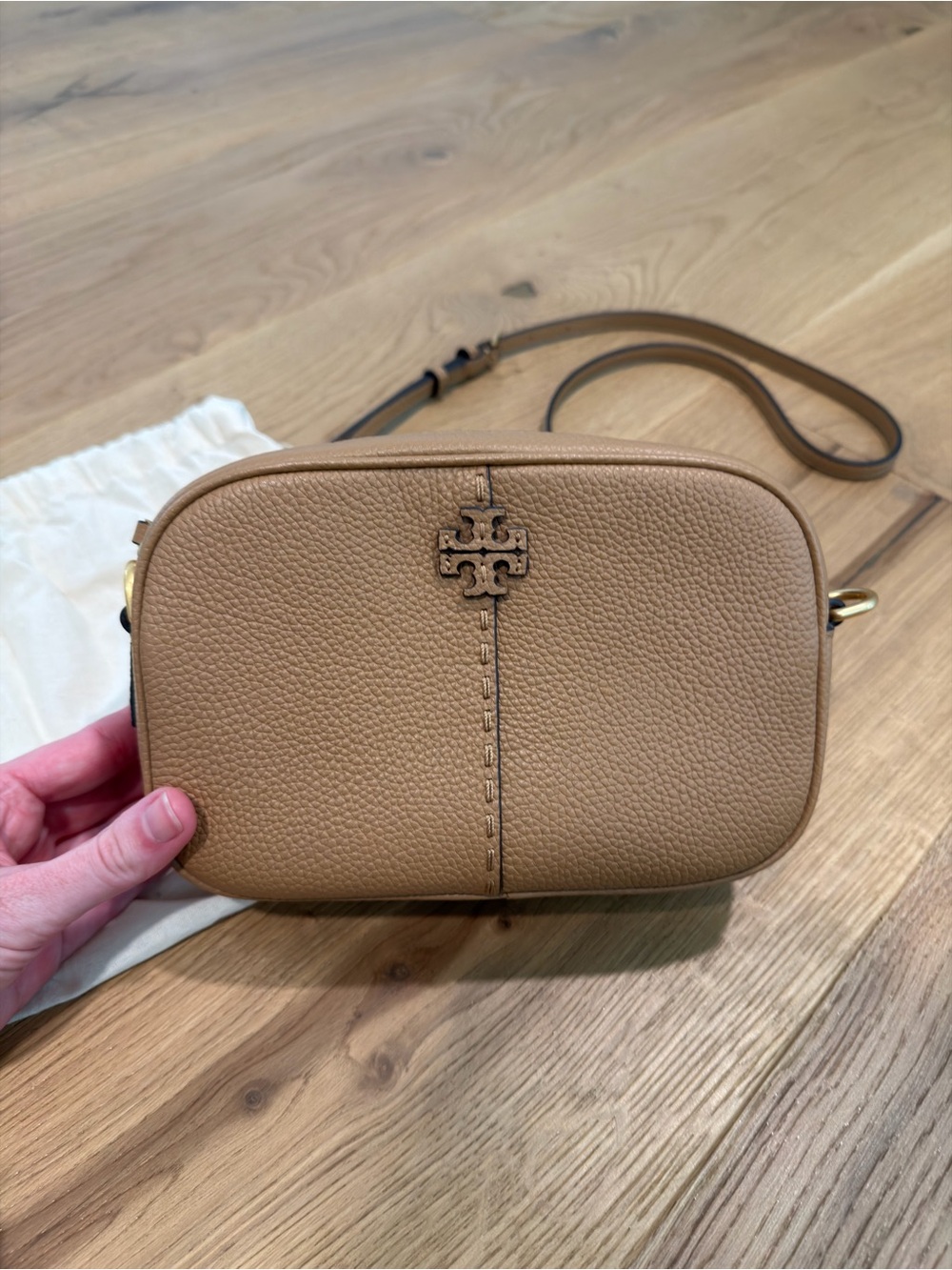 Tory Burch Kira Pebbled Leather Camera Bag - Picture 2 of 10